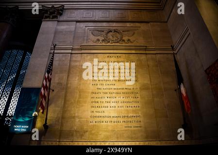 Ein Zitat von Theodore Roosevelt an einer Mauer in der Roosevelt Memorial Hall, der Haupteingangshalle des American Museum of Natural History - Manhattan, ne Stockfoto