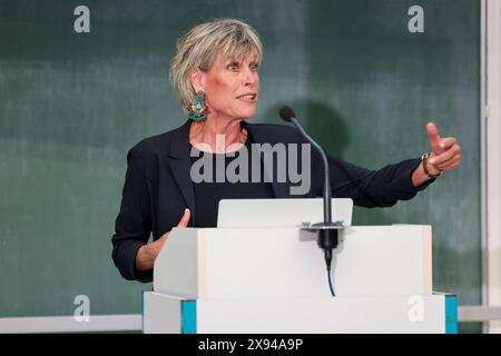 Johannes Gutenberg-Stiftungsprofessur Prof. Dr. Bettina schöne-Seifert mit einem Vortrag zum Thema Embryonenforschung - Deutschland als Trittbrettfahrer ethische Fragen in der modernen Medizin. 28.05.24 *** Johannes Gutenberg stiftete Prof Dr. Bettina schöne Seifert mit einem Vortrag über Embryoforschung Deutschland als Freireiter ethische Fragen in der modernen Medizin 28 05 24 Stockfoto