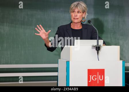 Johannes Gutenberg-Stiftungsprofessur Prof. Dr. Bettina schöne-Seifert mit einem Vortrag zum Thema Embryonenforschung - Deutschland als Trittbrettfahrer ethische Fragen in der modernen Medizin. 28.05.24 *** Johannes Gutenberg stiftete Prof Dr. Bettina schöne Seifert mit einem Vortrag über Embryoforschung Deutschland als Freireiter ethische Fragen in der modernen Medizin 28 05 24 Stockfoto