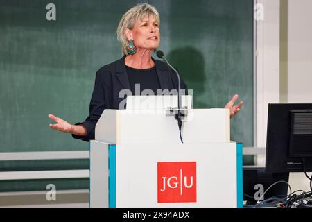 Johannes Gutenberg-Stiftungsprofessur Prof. Dr. Bettina schöne-Seifert mit einem Vortrag zum Thema Embryonenforschung - Deutschland als Trittbrettfahrer ethische Fragen in der modernen Medizin. 28.05.24 *** Johannes Gutenberg stiftete Prof Dr. Bettina schöne Seifert mit einem Vortrag über Embryoforschung Deutschland als Freireiter ethische Fragen in der modernen Medizin 28 05 24 Stockfoto