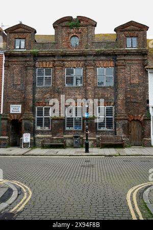 Das alte Gymnasium, High St., erbaut 1636. Stockfoto