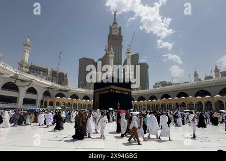 Muslimische Pilger in der Kaaba in der Haram-Moschee von Mekka, Saudi-Arabien, am Morgen mit Umrah Stockfoto