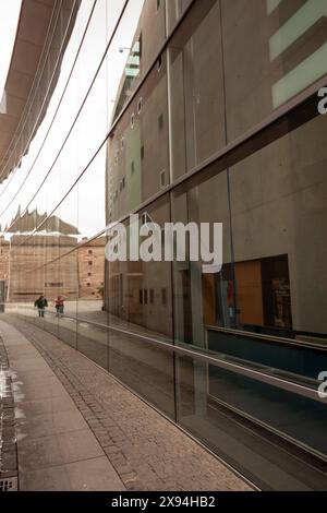 NÜRNBERG, DEUTSCHLAND - 17. MAI 2024: Auf der Straße in der Nürnberger Altstadt Stockfoto