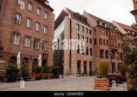 NÜRNBERG, DEUTSCHLAND - 17. MAI 2024: Auf der Straße in der Nürnberger Altstadt Stockfoto