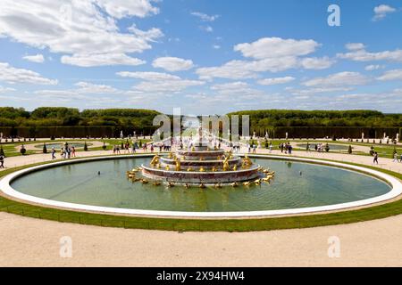 Versailles, Frankreich - 20. August 2017: Das Bassin de Latone liegt an der West-östlichen Achse unmittelbar westlich und unterhalb des Parterre d'Eau. Es ist das erste für Stockfoto