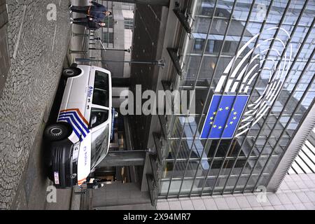 Brüssel, Belgien Mai 2024. Im Europäischen Parlament finden Polizeidurchsuchungen statt, um Beweise für russische Einmischungsversuche bei den bevorstehenden Europawahlen am Mittwoch, den 29. Mai 2024 in Brüssel zu finden. BELGA FOTO LAURIE DIEFFEMBACQ Credit: Belga News Agency/Alamy Live News Stockfoto