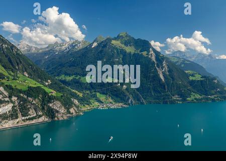 Blick vom Seelisberg über den Vierwaldstättersee zum Bristenstock, Kanton URI, Schweiz, Europa Stockfoto