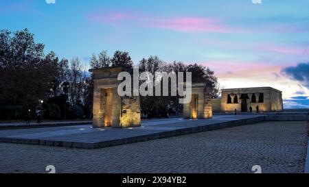 Blick auf den alten nubischen Tempel von Debod, der im Parque de la Montana wieder aufgebaut wurde Stockfoto