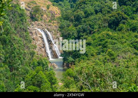 Blick auf die Mantenga Falls, Mantenga Cultural Village, eine traditionelle Siedlung von Eswatini, Malkerns, Eswatini, Afrika Stockfoto