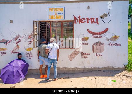 Blick auf das Take Away Café im traditionellen Zulu Dorf, Veyane Cultural Village, Khula, Khula Dorf, KwaZulu-Natal Provinz, Südafrika, Afrika Stockfoto