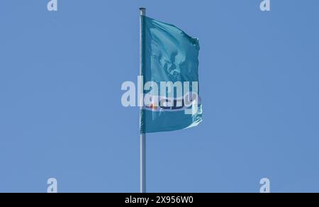 Flagge, Logo, CDU-Bundesamt, Konrad-Adenauer-Haus, Klingelhöferstraße, Tiergarten, Mitte, Berlin, Deutschland, Fahne, Logo, CDU-Bundesgeschäftsstelle, Stockfoto