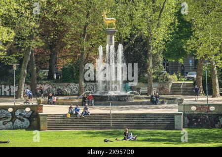 Goldener Hirschbrunnen, Rudolph Wilde Park, Stadtpark, Schöneberg, Tempelhof-Schöneberg, Berlin, Deutschland, Brunnen zum Goldenen Hirschen, Rudolph-Wilde-P Stockfoto