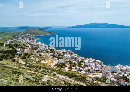 Saranda von einer Drohne, albanische Riviera, Albanien Stockfoto