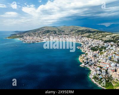 Saranda von einer Drohne, albanische Riviera, Albanien Stockfoto