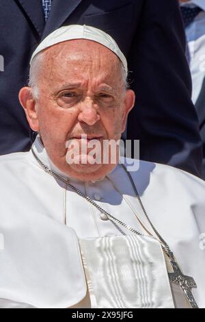 Vatikan, Vatikan. Mai 2024. Italien, Rom, Vatikan, 29.05.2024.Papst Franziskus während der wöchentlichen Generalaudienz auf dem Petersplatz im Vatikan. Foto von ALESSIA GIULIANI /Catholic Press Photo Credit: Independent Photo Agency/Alamy Live News Stockfoto