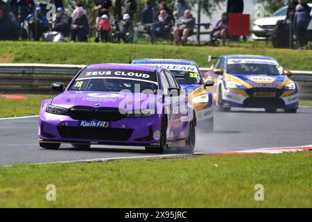 Bobby Thompson, BMW 330e M Sport, Zeus Cloud Racing mit WSR, BTCC, British Touring Car Championship, Runde Acht der Saison 2024, Snetterton, Norw Stockfoto