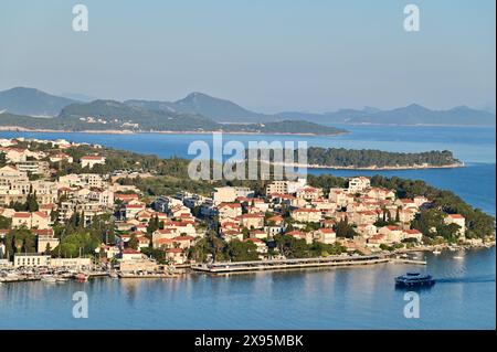 Fantastischer Sonnenuntergang über der Adria in Dubrovnik, Kroatien Stockfoto