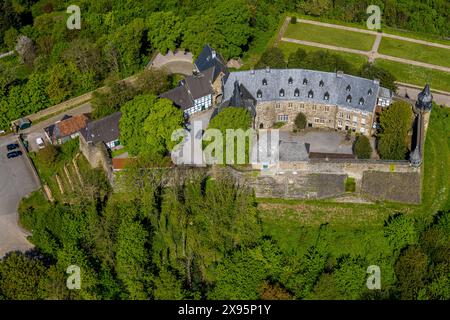 Luftbild, Schloss Hohenlimburg und Schlosspark, Schlossberg, Hohenlimburg, Hagen, Ruhrgebiet, Nordrhein-Westfalen, Deutschland ACHTUNGxMINDESTHONORARx60xEURO *** Luftaufnahme, Schloss Hohenlimburg und Schlosspark, Schlossberg, Hohenlimburg, Hagen, Ruhrgebiet, Nordrhein-Westfalen, Deutschland ATTENTIONxMINDESTHONORARx60xEURO Stockfoto