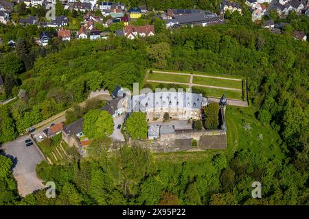 Luftbild, Schloss Hohenlimburg und Schlosspark, Schlossberg, Hohenlimburg, Hagen, Ruhrgebiet, Nordrhein-Westfalen, Deutschland ACHTUNGxMINDESTHONORARx60xEURO *** Luftaufnahme, Schloss Hohenlimburg und Schlosspark, Schlossberg, Hohenlimburg, Hagen, Ruhrgebiet, Nordrhein-Westfalen, Deutschland ATTENTIONxMINDESTHONORARx60xEURO Stockfoto