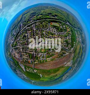 Luftbild, Wohngebiet Ortsansicht Ortsteil Vorhalle, großer Güterbahnhof Rangierbahnhof mit Güterzügen, Erdkugel, Fisheye Aufnahme, Fischaugen Aufnahme, 360 Grad Aufnahme, winzige Welt, kleiner Planet, Fischaugenbild, Vorhalle, Hagen, Ruhrgebiet, Nordrhein-Westfalen, Deutschland ACHTUNGxMINDESTHONORARx60xEURO *** Luftaufnahme, Wohngebiet, Ansicht Vorhalle, großer Güterbahnhof Rangierbahnhof mit Güterzügen, Erdkugel, Fisheye-Bild, 360-Grad-Bild, winzige Welt, kleiner Planet, Fischaugenbild, Vorhalle, Hagen, Ruhrgebiet, Nordrhein-Westfalen, Deutschland ATTENTIONxMINDESTHONORARx60x Stockfoto