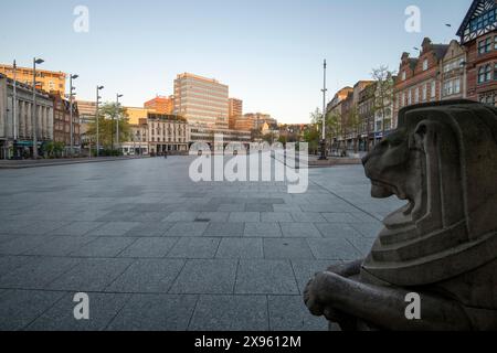 Frühmorgendliches Licht auf dem Marktplatz in Nottingham City, Nottinghamshire England Großbritannien Stockfoto