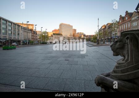 Frühmorgendliches Licht auf dem Marktplatz in Nottingham City, Nottinghamshire England Großbritannien Stockfoto