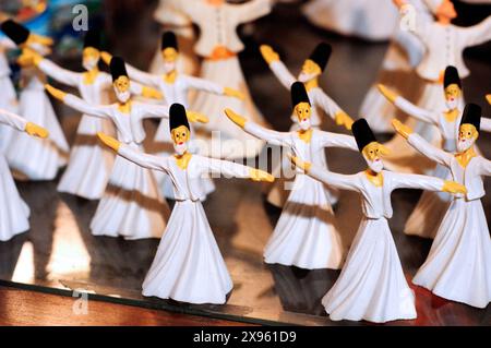 Türkei, Istanbul, Shop-Ausstellung, Wirbelnde Derwisch-Souvenirs Stockfoto