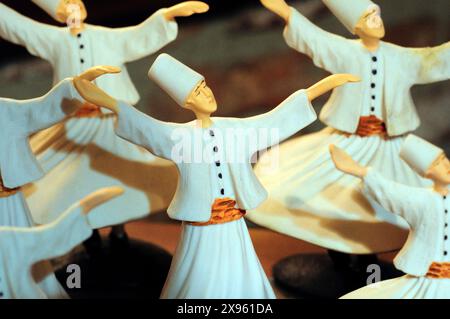 Türkei, Istanbul, Shop-Ausstellung, Wirbelnde Derwisch-Souvenirs Stockfoto