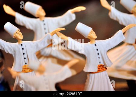 Türkei, Istanbul, Shop-Ausstellung, Wirbelnde Derwisch-Souvenirs Stockfoto