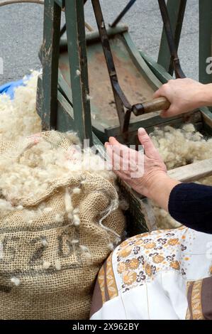 Italien, Lombardei, alte Kardieren Wolle Stockfoto