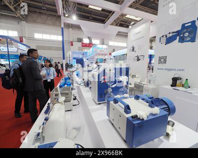 PEKING, CHINA - 29. MAI 2024 - Besucher besuchen die 21. China International Scientific Instruments and Laboratory Equipment Exhibition in Peking, Chi Stockfoto