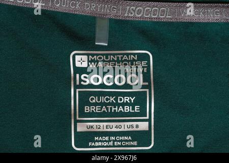 Mountain Warehouse Active - isocool schnell trocknend atmungsaktiv Made in China - Informationen in saugenden T-Shirt T-Shirt T-Shirt T-Shirt T-Shirt Stockfoto