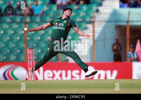 Taskin Ahmed während des dritten T20-Spiels gegen Simbabwe im Zahur Ahmed Chowdhury Stadium, Sagorika, Chattogram, Bangladesch, 07. Mai, 202 Stockfoto