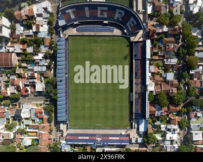 Buenos Aires, Argentinien, 6. Februar 2023: Fußballstadion Estadio José Dellagiovanna. Tigre Athletic Club. Luftaufnahme. Stockfoto