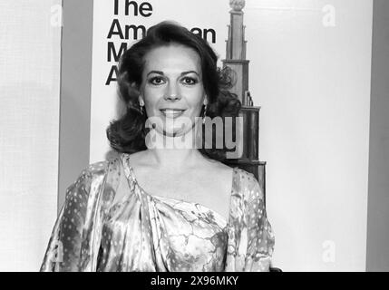 Natalie Wood bei den American Movie Awards 1980 im Wilshire Theater in Beverly Hills, Kalifornien, 11. Februar 1980 Credit: Ralph Dominguez/MediaPunch Stockfoto