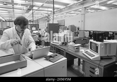 - Stabilimento IBM di Santa Palomba (Roma), giugno 1984 - IBM-Werk in Santa Palomba (Rom), Juni 1984 Stockfoto