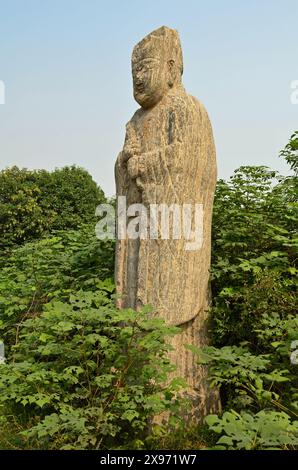 Alte Steinstatuen auf dem Heiligen Weg, Kaiserliche Gräber der Nördlichen Song-Dynastie, Yongxi Mausoleum, Xicun, Gongyi, Henan, China Stockfoto