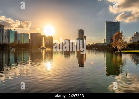 Panoramablick auf Orlando bei Sonnenuntergang in Orlando, Florida, USA Stockfoto