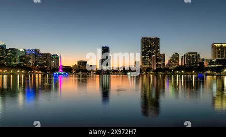 Panoramablick auf Orlando City bei Nacht in Orlando, Florida, USA Stockfoto