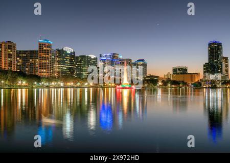 Panoramablick auf Orlando City bei Nacht in Orlando, Florida, USA Stockfoto