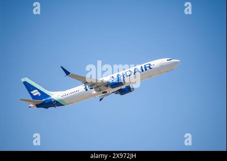 13.05.2024, Berlin, Deutschland, Europa - ein Passagierflugzeug der Icelandair vom Typ Boeing 737-9 MAX mit der Registrierung TF-ICA beim Start vom Flughafen Berlin Brandenburg BER. Icelandair ist die nationale Fluggesellschaft Islands mit Hauptsitz am internationalen Flughafen Keflavik in der Naehe der Hauptstadt Reykjavik. *** 13 05 2024, Berlin, Deutschland, Europa an Icelandair Boeing 737 9 MAX Passagierflugzeug registriert TF ICA startet vom Flughafen Berlin Brandenburg BER Icelandair ist die nationale Fluggesellschaft Islands mit Hauptsitz am internationalen Flughafen Keflavik in der Nähe der Hauptstadt Reykja Stockfoto