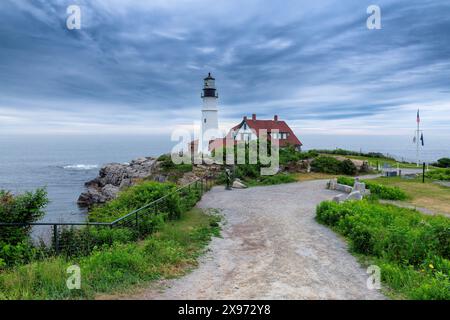 Portland Head Lighthouse am stürmischen Morgen in Maine, New England, USA. Stockfoto