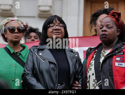 London / Großbritannien. 29. Mai 2024. Diane Abbott hält eine Rede vor den Einwohnern von Hackney und sagt, dass sie ihre Labour-Kandidatin werden will. Aubrey Fagon/Alamy Live News Stockfoto