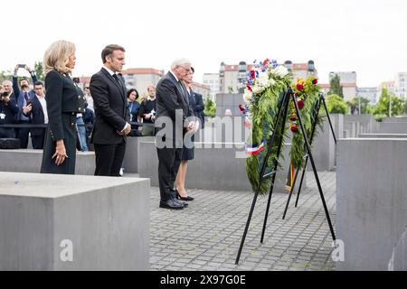 Emmanuel Macron (Präsident der Französischen Republik) mit seiner Frau Brigitte Trogneux und Frank-Walter Steinmeier (Präsident der Bundesrepublik) Stockfoto