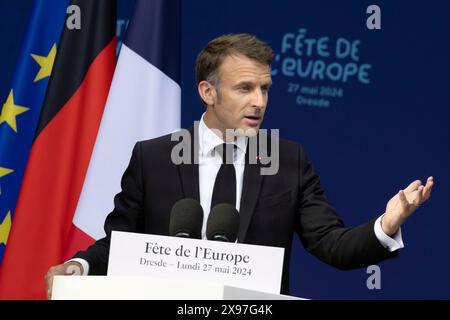 Emmanuel Macron (Präsident der Französischen Republik) spricht am 27. Mai auf der Fete de l’Europe auf dem Neumarkt vor der Kirche unserer Lieben Frau in Dresden Stockfoto