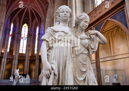 Innenansicht, Doppelstatue der Prinzessinnen Luise und Friederike von Preußen von Johann Gottfried Schadow, Friedrichswerder Kirche, Architekt Karl Stockfoto