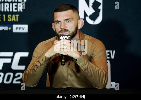 Newark, Newark, NJ, USA. Mai 2024. Michal Oleksiejczuk interagiert mit Medien während des UFC Media Day 302 im Prudential Center am 29. Mai 2024 in Newark, USA. (Foto von Matt Davies/PxImages) (Credit Image: © Matt Davies/PX Imagens via ZUMA Press Wire) NUR ZUR REDAKTIONELLEN VERWENDUNG! Nicht für kommerzielle ZWECKE! Stockfoto