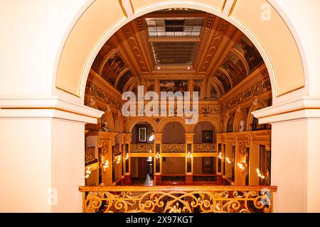 Lemberg, Ukraine - 12. Mai 2024: Innenraum der Lviwer Nationaloper. Foyer Stockfoto