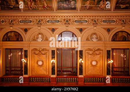 Lemberg, Ukraine - 12. Mai 2024: Innenraum der Lviwer Nationaloper. Foyer Stockfoto