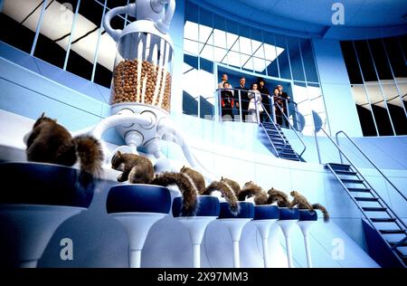 Juni 2005 - L-r: . JORDAN FRY, ADAM GODLEY, JAMES FOX, JULIA WINTER, JOHNNY DEPP, FREDDIE HIGHMORE UND DAVID KELLY. Ã’Charlie and the Chocolate Factory, Ã“. BEREITGESTELLT VON K45302ES (ABBILDUNG: © JAMES M. KELLY/ZUMA WIRE) NUR ZUR REDAKTIONELLEN VERWENDUNG! Nicht für kommerzielle ZWECKE! Stockfoto